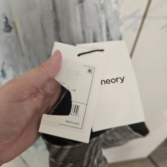 NWT Theory Kick Pants Optical Plaid Size 4 Virgin Wool Blend $345 - Picture 8 of 12